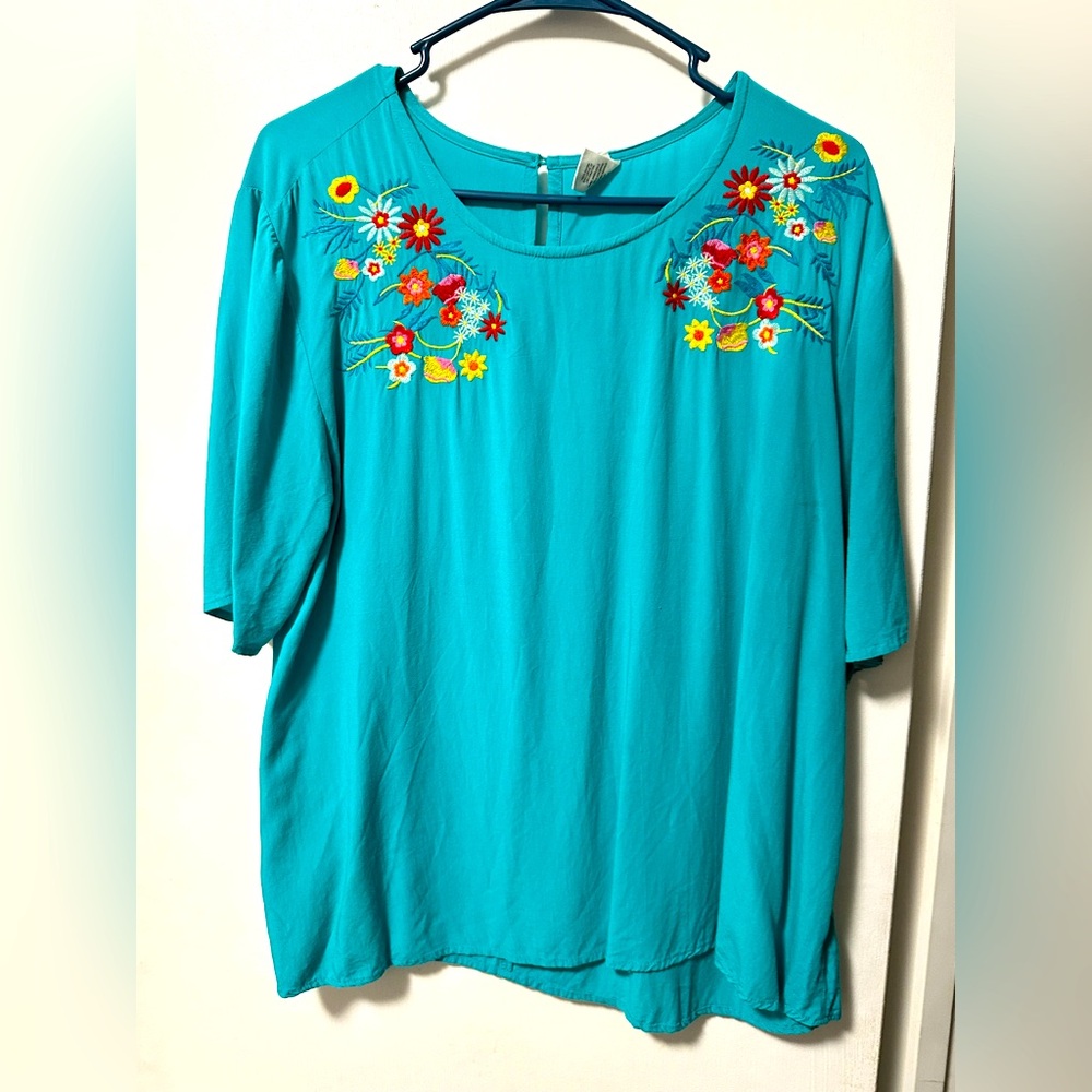 Floral Embroidered Teal Top 100 % Rayon size L